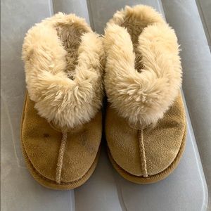 Suede slippers